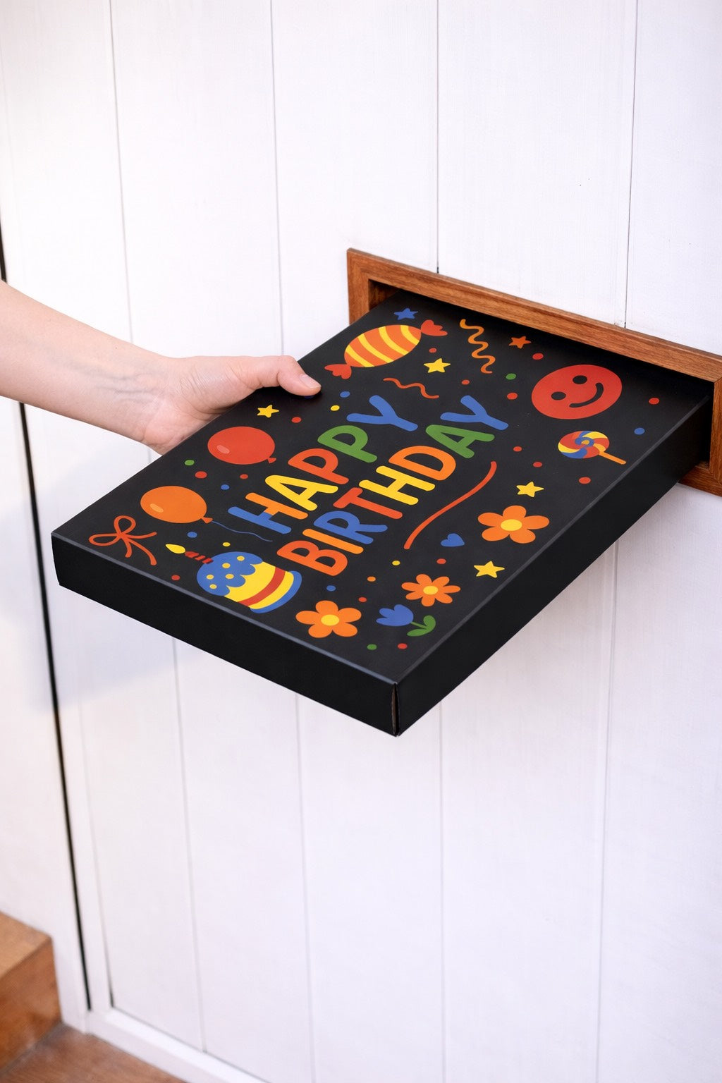 Happy Birthday Chocolate Gift Box | 8 Full Sized Bars | Letterbox Gifts | For Kids | Him | Her | 18th 21st 30th 40th 50th Birthday |